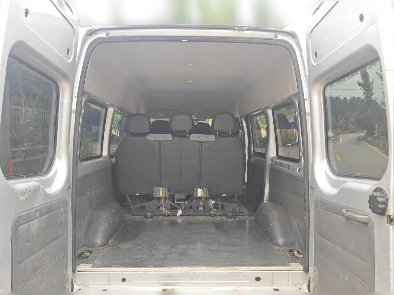 Ford Transit Custom 2016 2.2T Short-Wheelbase 6-Seater Mid-Roof Multi-Purpose Vehicle — миниатюра 20