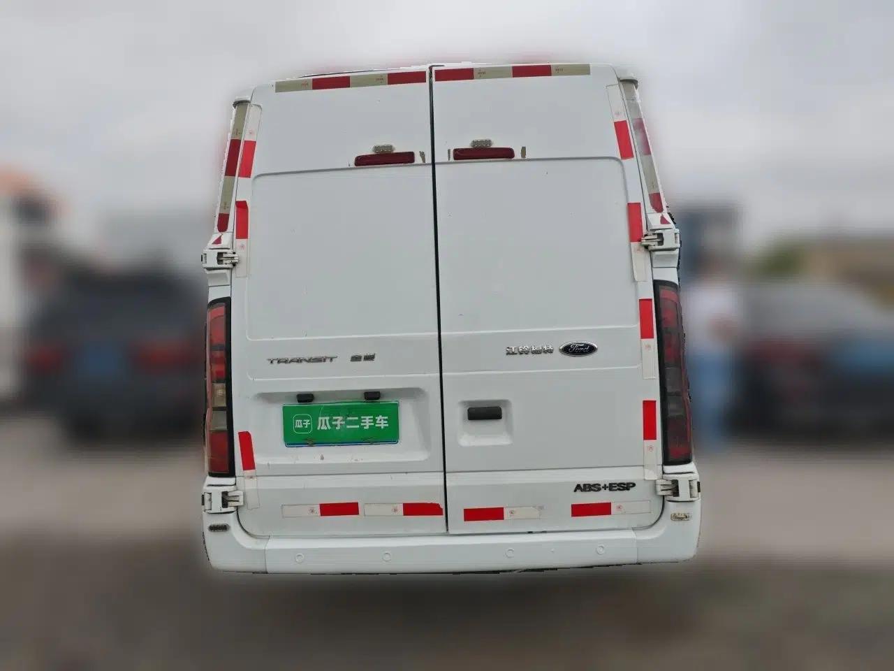 Ford Transit Custom 2021 2.2T Manual Van Pro 5.9-meter Long Wheelbase Rear Dual Tires 3-Seater Mid-Roof China VI Standard — миниатюра 5