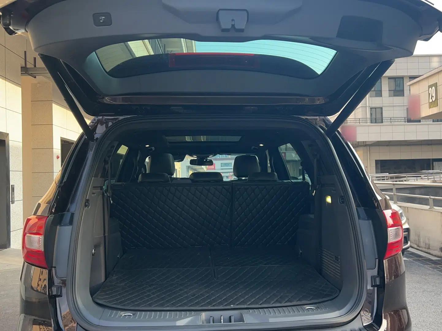 Ford Everest 2016 2.0T Gasoline Automatic 4x4 Flagship Edition — миниатюра 15