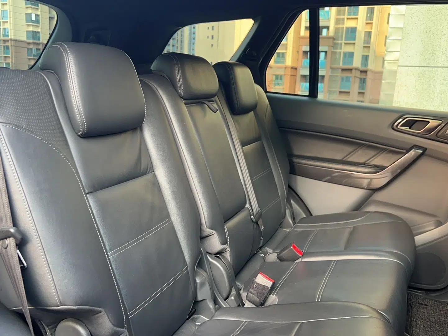 Ford Everest 2016 2.0T Gasoline Automatic 4x4 Flagship Edition — миниатюра 17