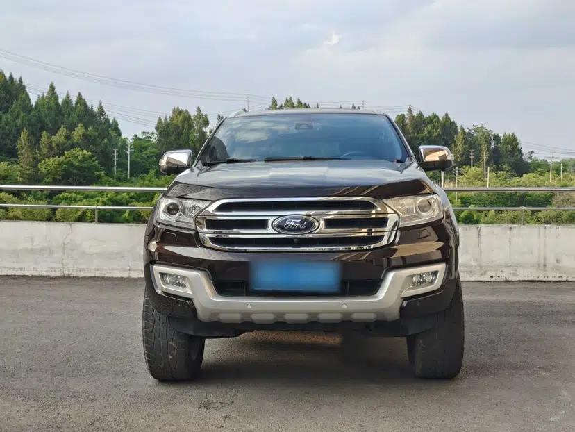 Ford Everest 2016 2.0T Gasoline Automatic 4x4 Flagship Edition — миниатюра 3