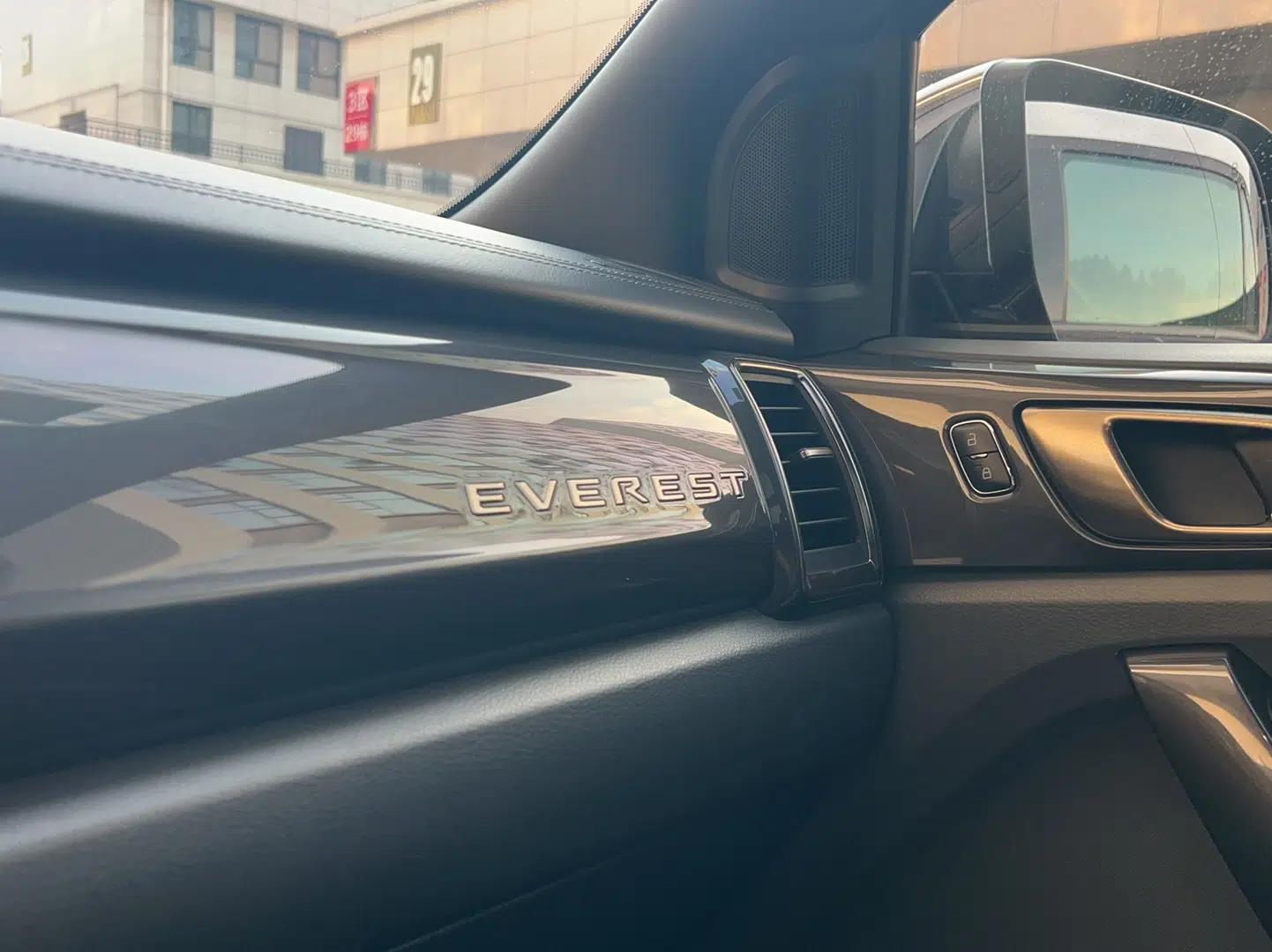 Ford Everest 2016 2.0T Gasoline Automatic 4x4 Flagship Edition — миниатюра 21