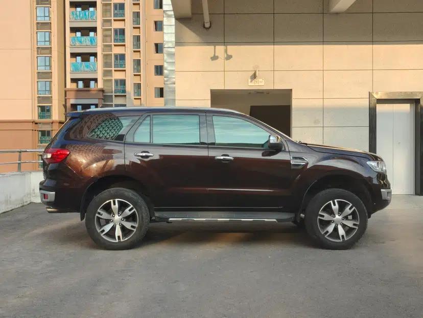 Ford Everest 2016 2.0T Gasoline Automatic 4x4 Flagship Edition — миниатюра 4