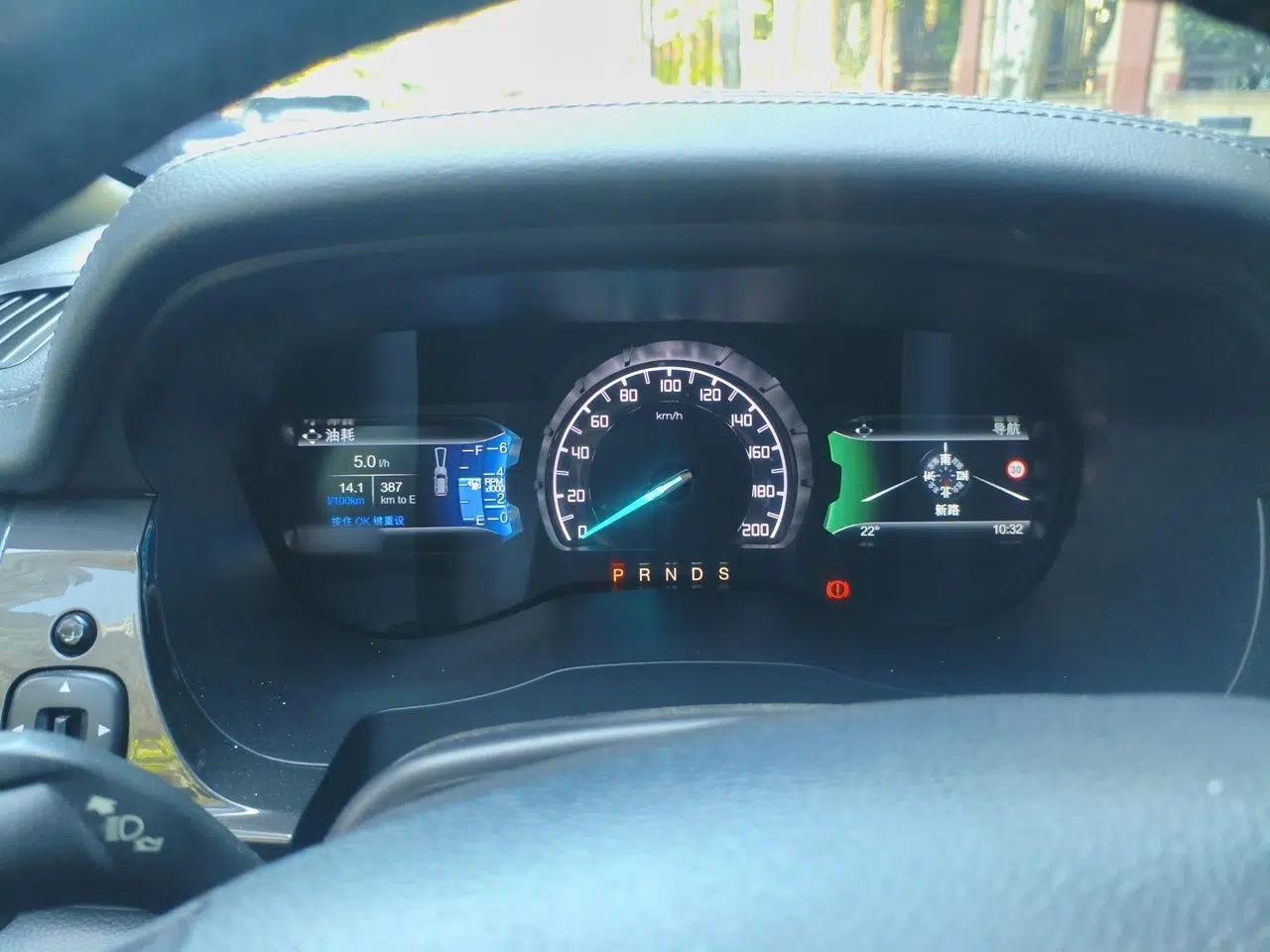 Ford Everest 2016 2.0T Gasoline Automatic 4x4 Flagship Edition — миниатюра 9