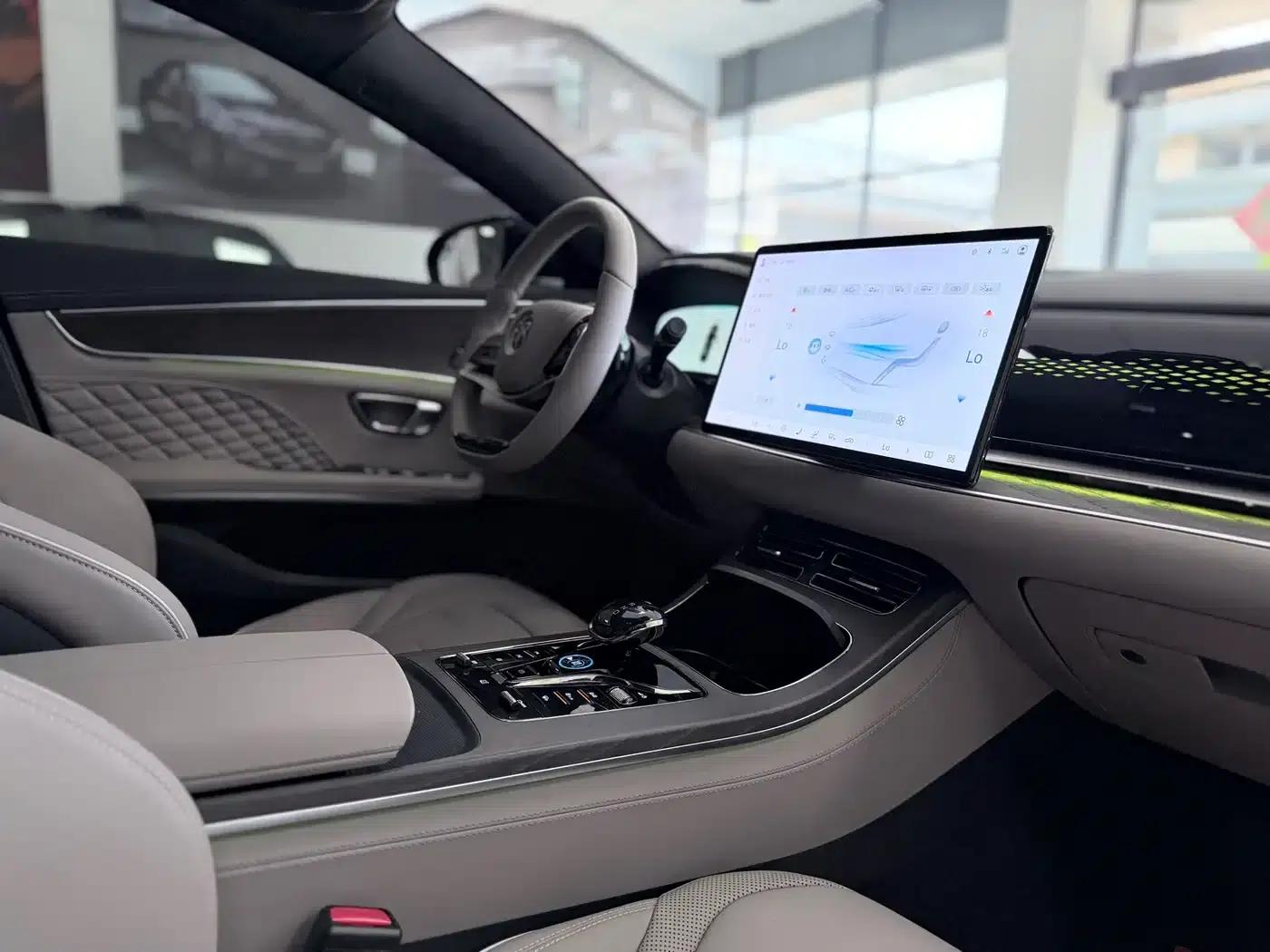 Han 2024 EV Glory Edition 610KM AWD God's Eye Intelligent Driving Model — миниатюра 15