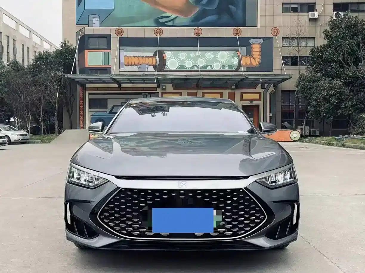 Han 2022 DM-i 121KM Premium Edition — миниатюра 2
