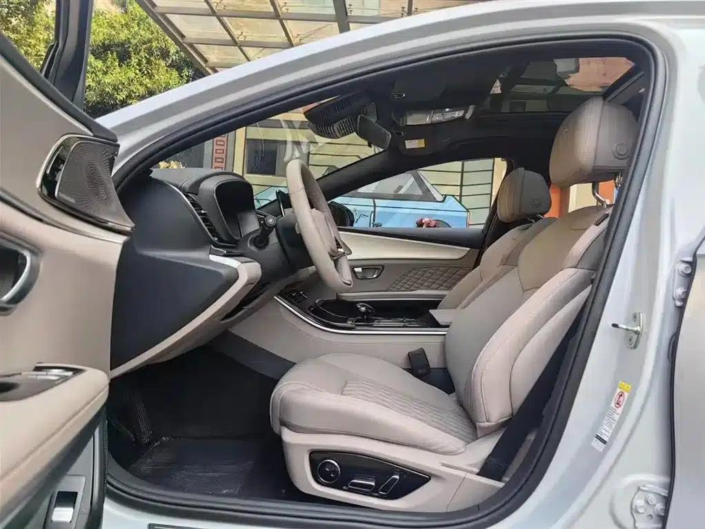 Han 2024 EV Glory Edition 605KM Front-Wheel Drive Premium Model — миниатюра 5