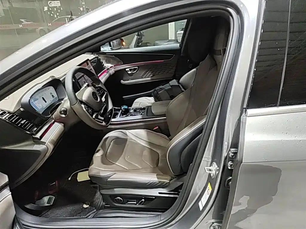 Han 2022 DM-i 121KM Premium Edition — миниатюра 15