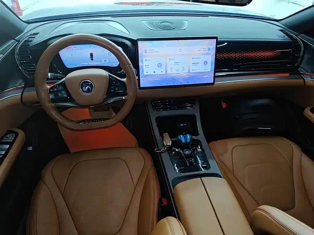 Han 2022 DM-i 121KM Premium Edition — миниатюра 10
