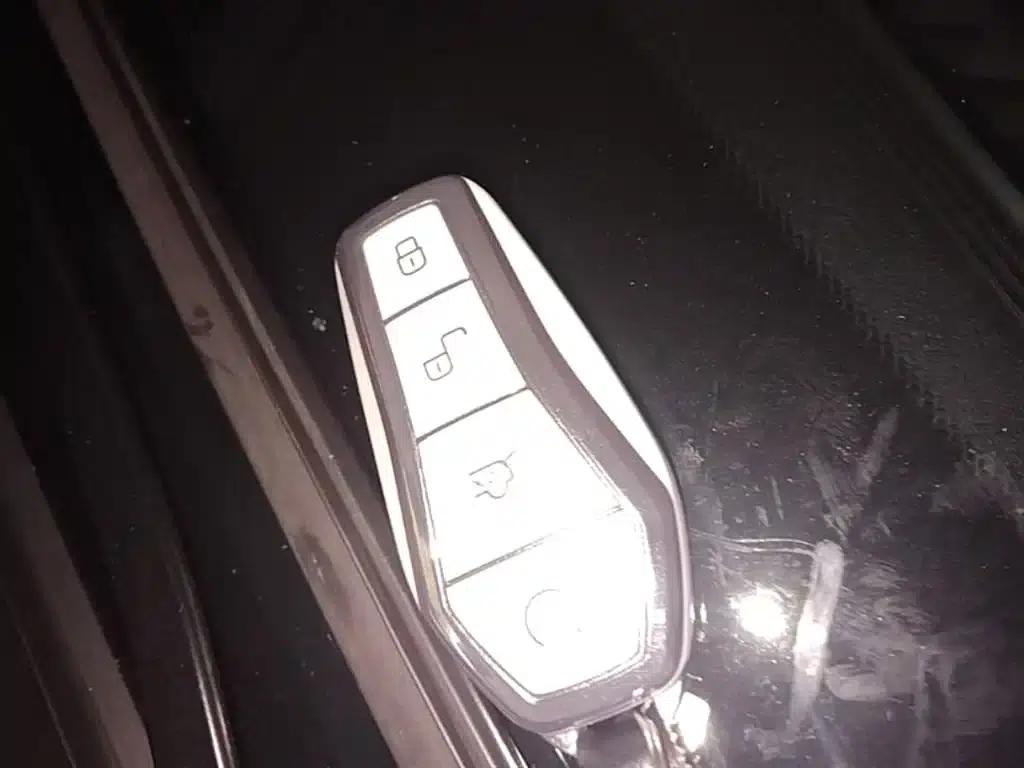 Han 2025 EV Smart Driving Edition 635KM Flagship Edition — миниатюра 9