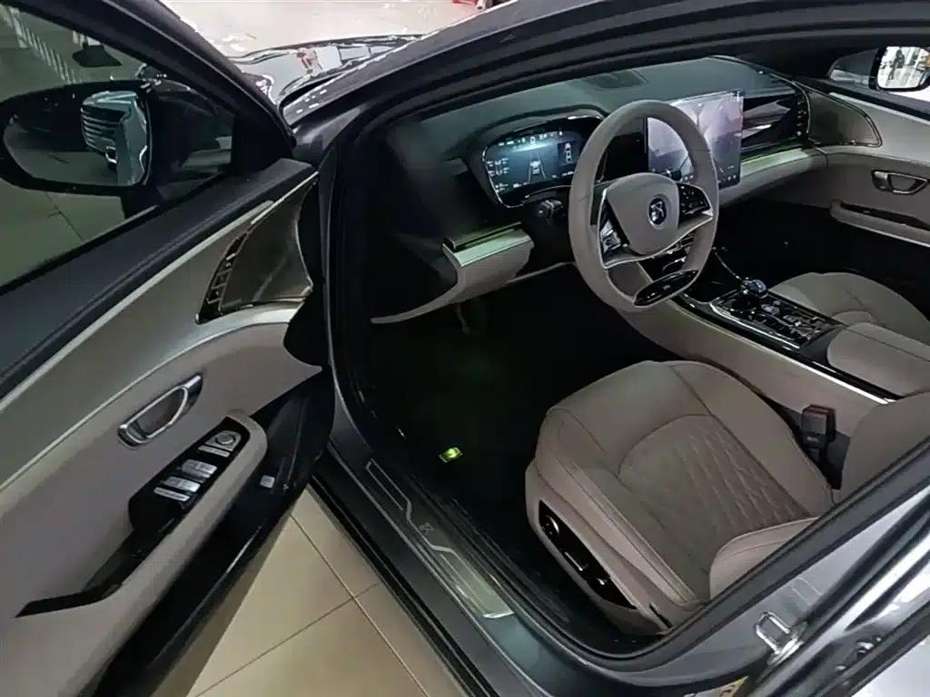 Han 2025 DM-i 125KM Premium Edition — миниатюра 16
