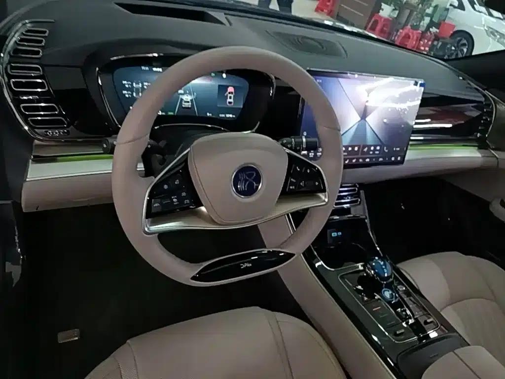 Han 2025 DM-i 125KM Premium Edition — миниатюра 10