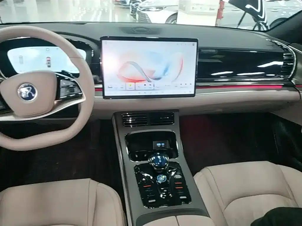 Han 2025 EV 701KM LiDAR Intelligent Driving Model — миниатюра 13