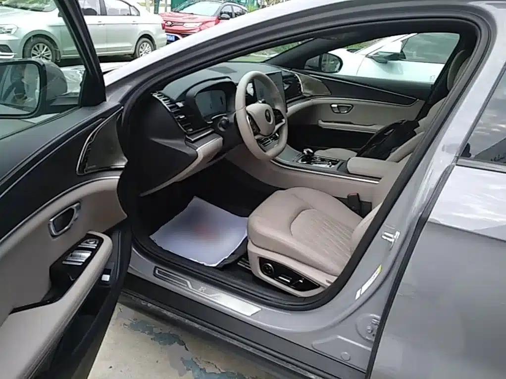 Han 2025 DM-i Intelligent Driving Edition Flagship Model with 125KM LiDAR — миниатюра 15