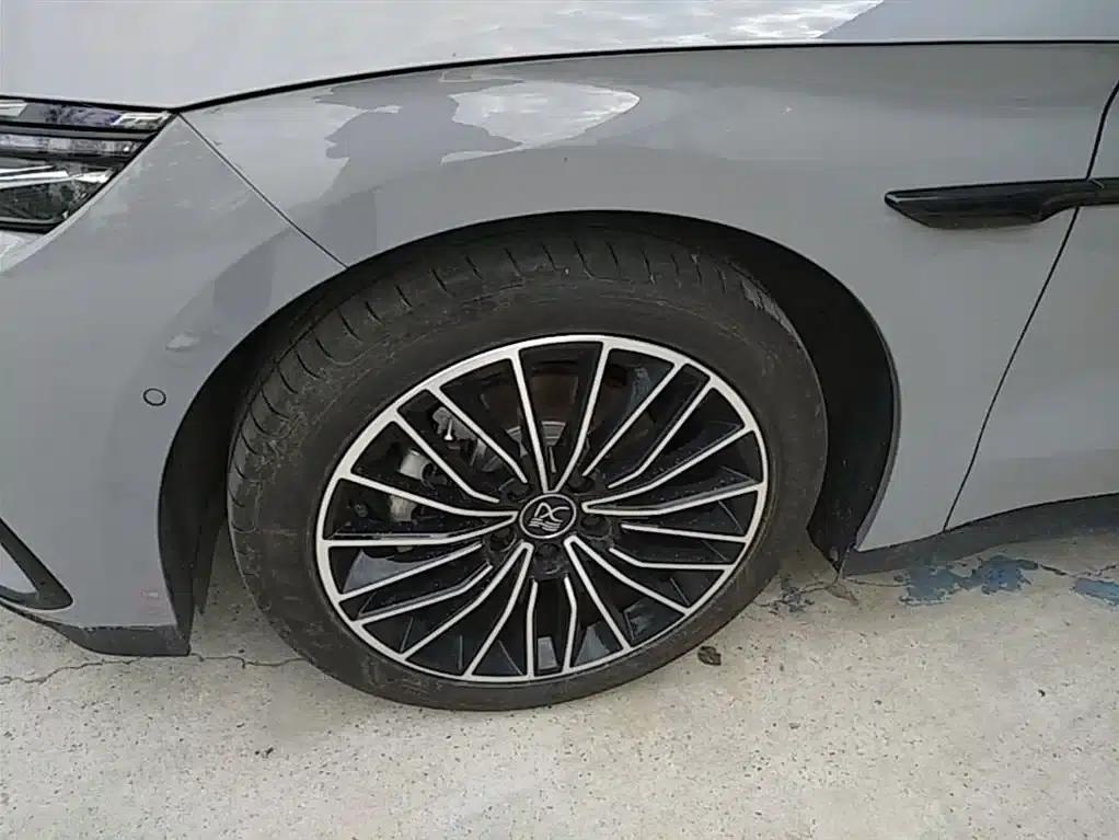 Han 2025 DM-i Intelligent Driving Edition Flagship Model with 125KM LiDAR — миниатюра 23