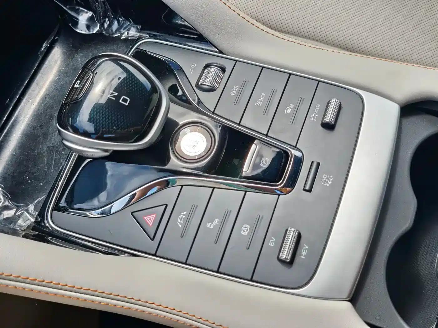 Song PLUS New Energy 2023 Champion Edition DM-i 110KM Flagship Model — миниатюра 13