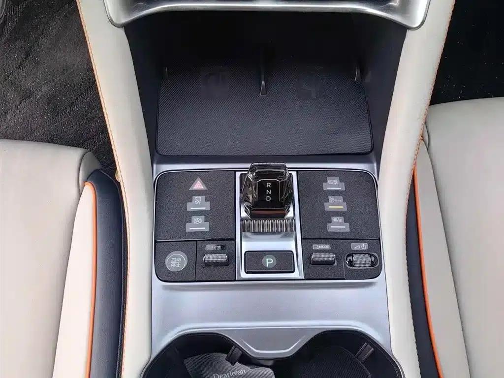 Song PLUS New Energy 2024 Glory Edition EV 520km Premium Model — миниатюра 11