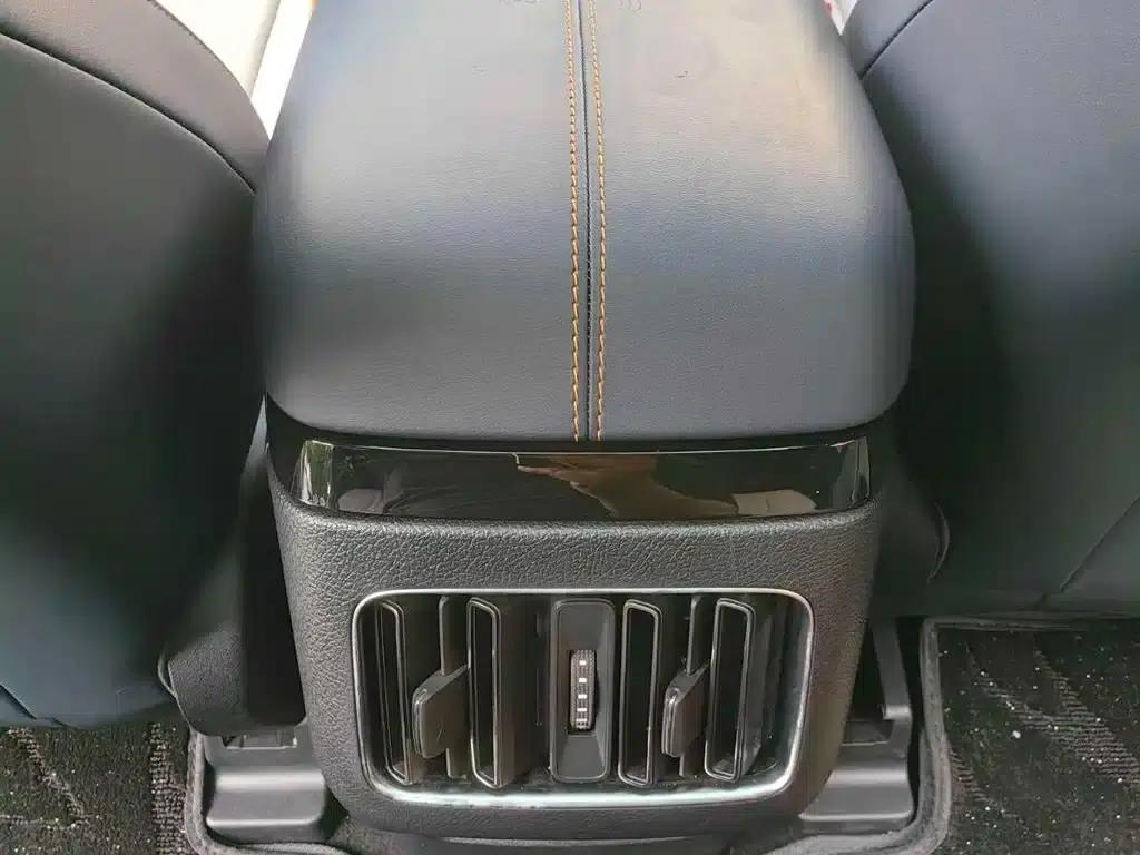 Song PLUS New Energy 2024 Glory Edition EV 520km Premium Model — миниатюра 12