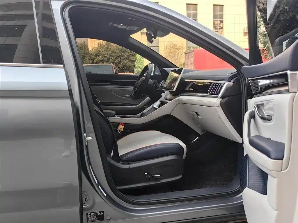 Song PLUS New Energy 2024 Glory Edition EV 520km Premium Model — миниатюра 19