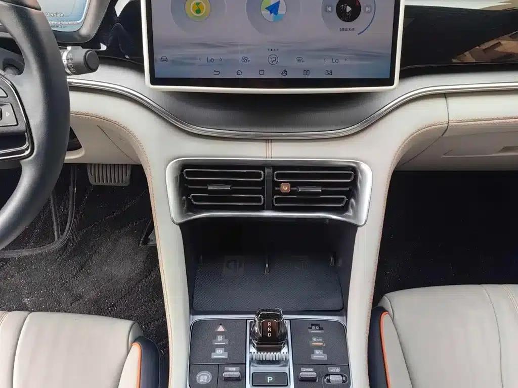 Song PLUS New Energy 2024 Glory Edition EV 520km Premium Model — миниатюра 9