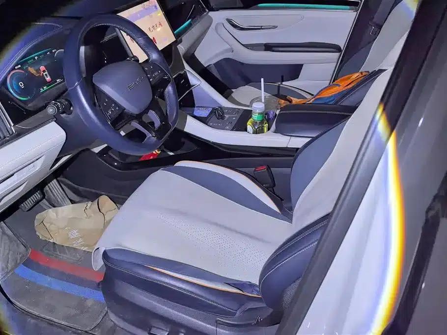 Song PLUS New Energy 2024 Glory Edition EV 520km Premium Model — миниатюра 9