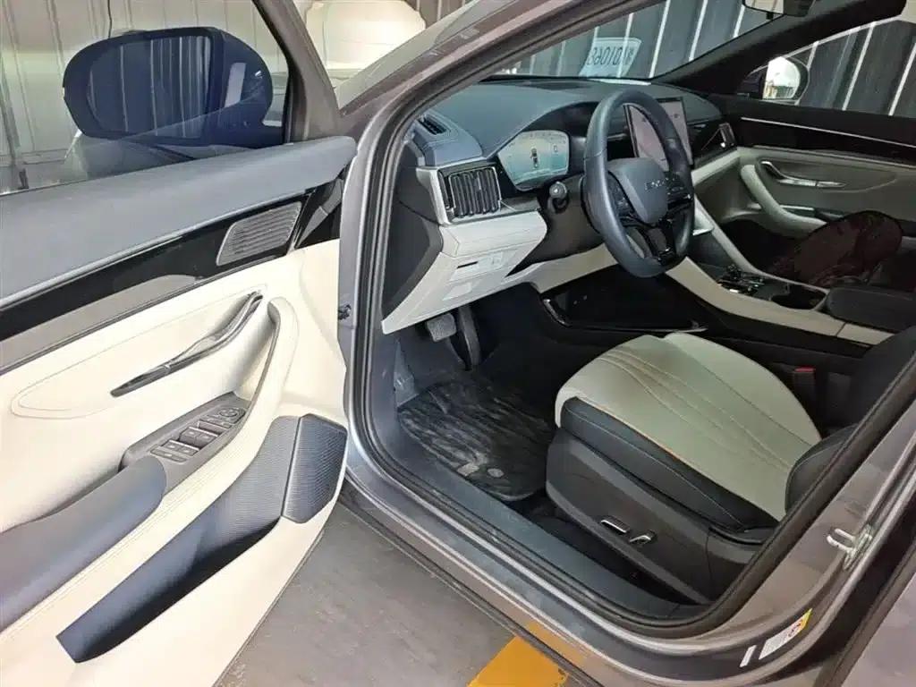 Song PLUS New Energy 2024 Glory Edition EV 520km Luxury Model — миниатюра 16