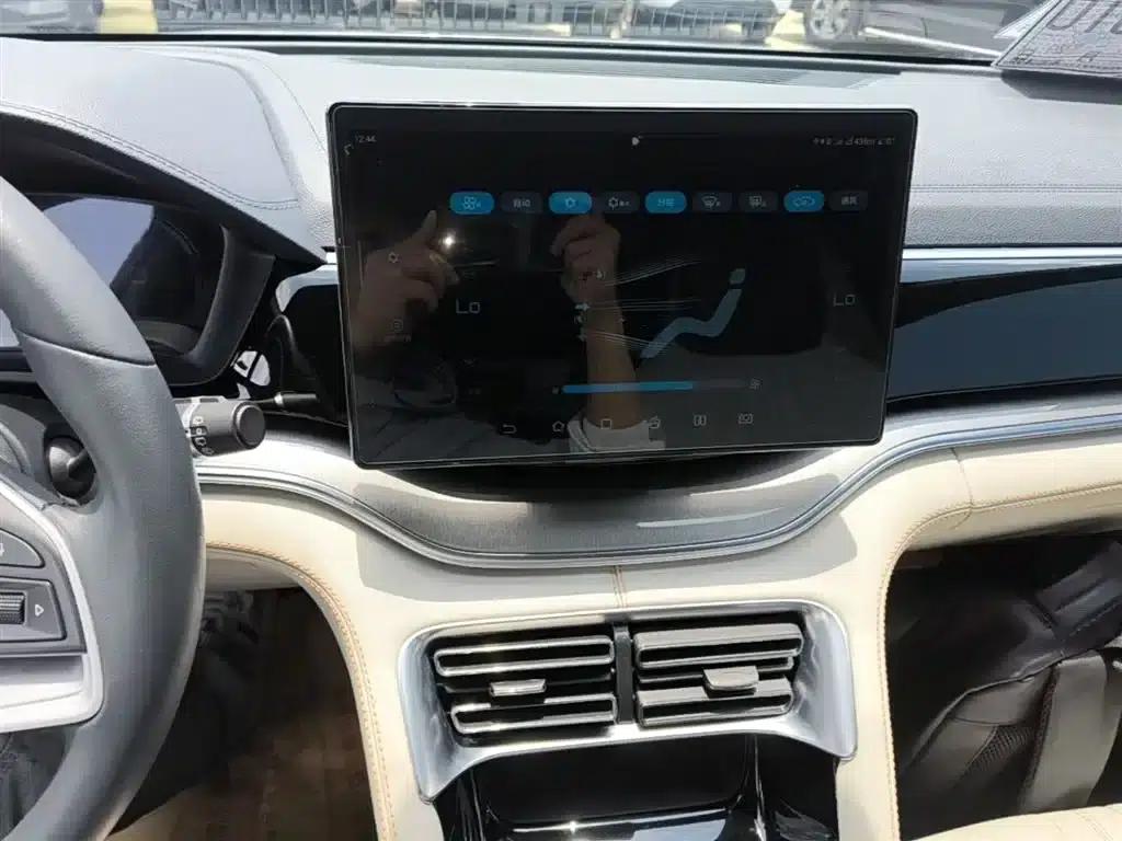 Song PLUS New Energy 2021 EV Premium Edition — миниатюра 13