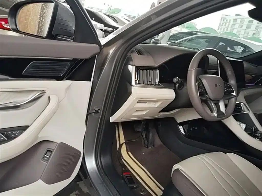 Song PLUS New Energy 2024 Glory Edition EV 520km Flagship Model — миниатюра 16