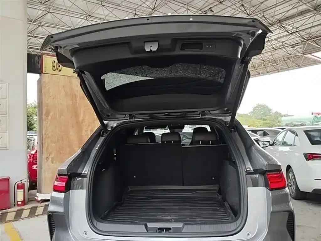 Song PLUS New Energy 2024 Glory Edition EV 520km Flagship Model — миниатюра 19