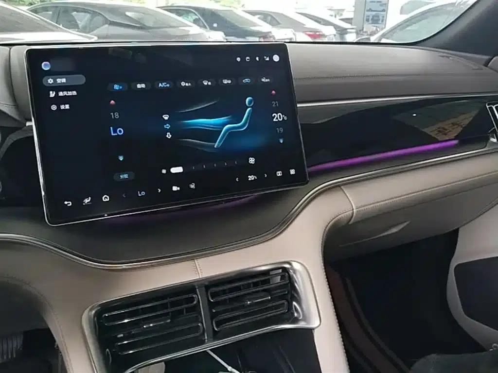 Song PLUS New Energy 2024 Glory Edition EV 520km Flagship Model — миниатюра 10