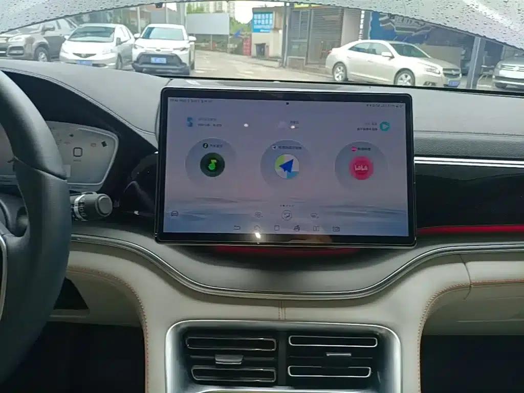 Song PLUS New Energy 2024 Glory Edition DM-i 150km Flagship PLUS — миниатюра 13