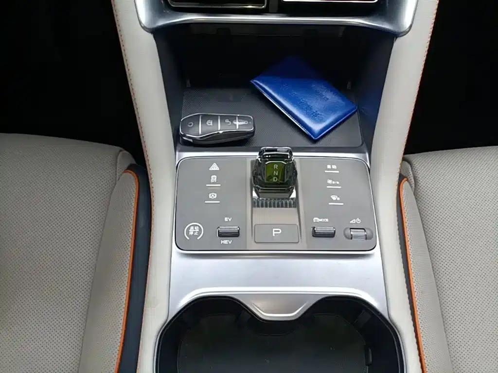 Song PLUS New Energy 2024 Glory Edition DM-i 150km Flagship PLUS — миниатюра 14