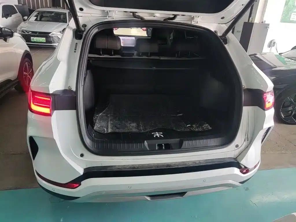 Song PLUS New Energy 2024 Glory Edition EV 520km Flagship Model — миниатюра 19