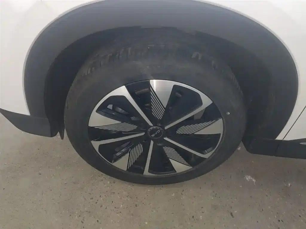 Song PLUS New Energy 2024 Glory Edition EV 520km Flagship Model — миниатюра 23