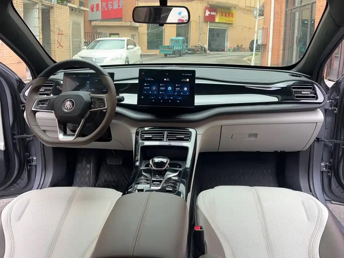 Qin PLUS 2023 Champion Edition DM-i 55KM Leading Model — миниатюра 6