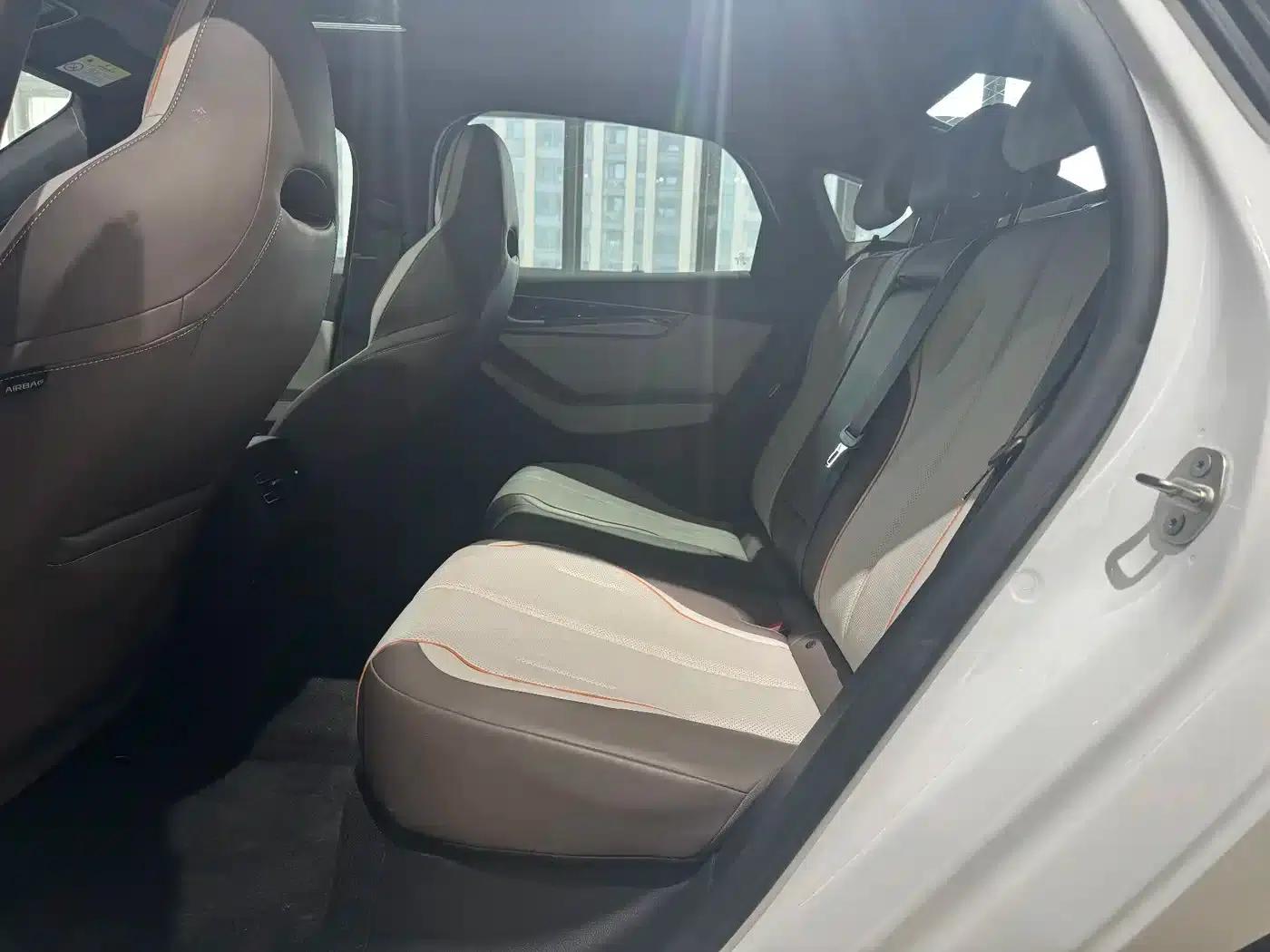 Qin PLUS 2024 Glory Edition DM-i 120KM Excellent Model — миниатюра 11