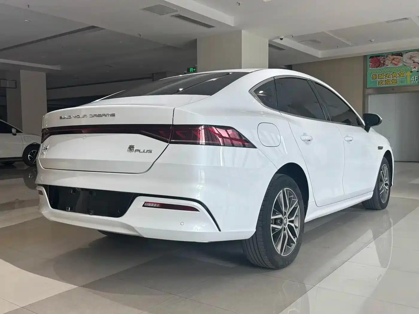 Qin PLUS 2024 Glory Edition DM-i 120KM Excellent Model — миниатюра 4