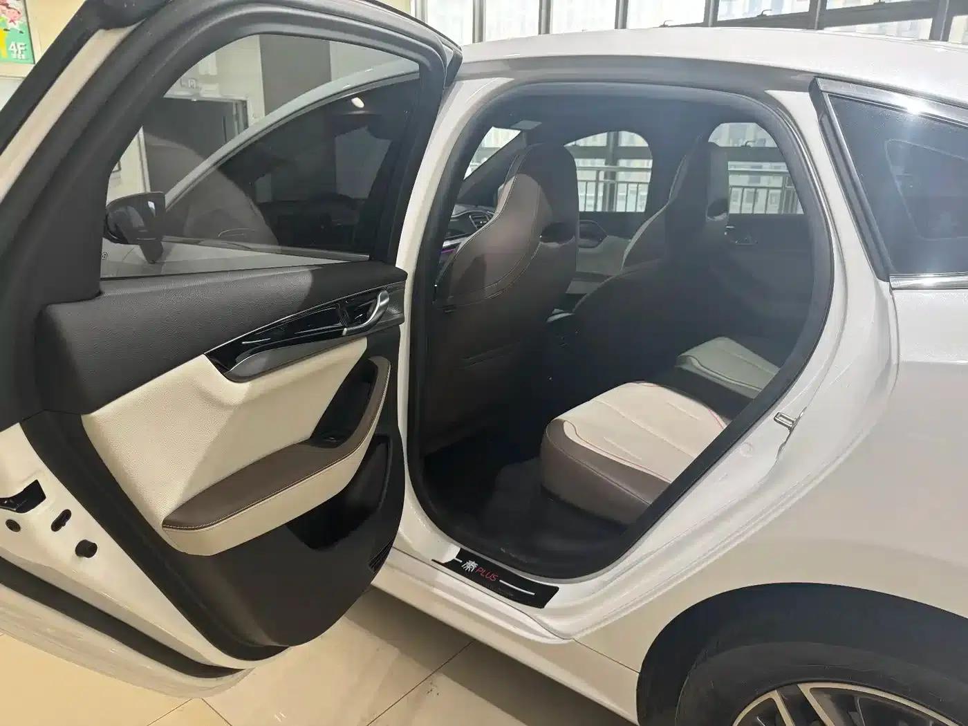Qin PLUS 2024 Glory Edition DM-i 120KM Excellent Model — миниатюра 10