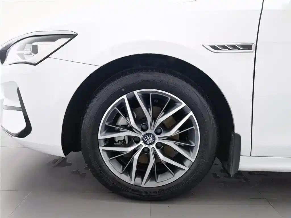 Qin PLUS 2021 EV 500KM Luxury Edition — миниатюра 17