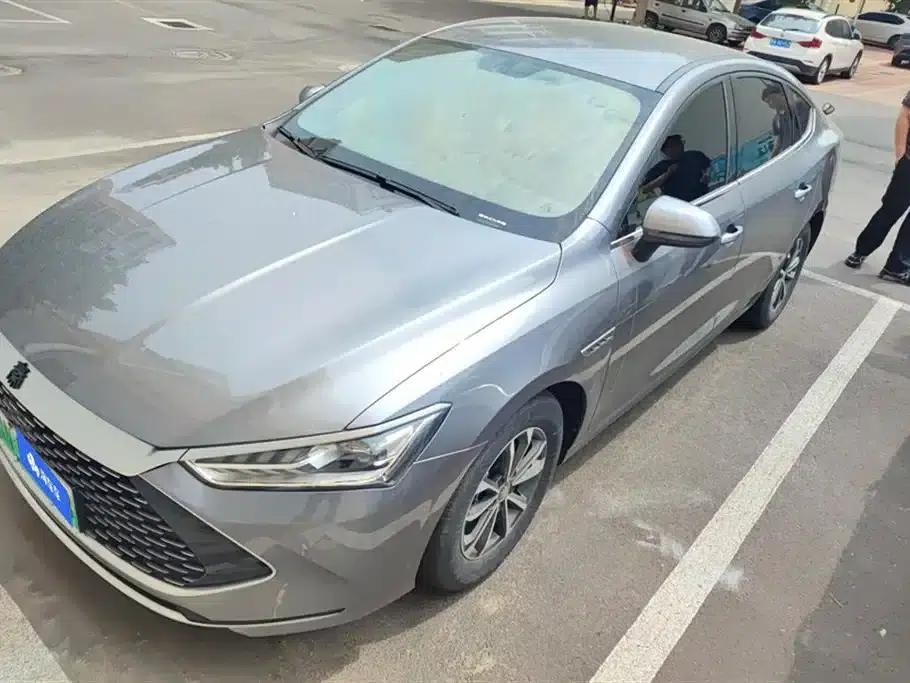 Qin PLUS 2024 Glory Edition DM-i 55KM Leading Model — миниатюра 1