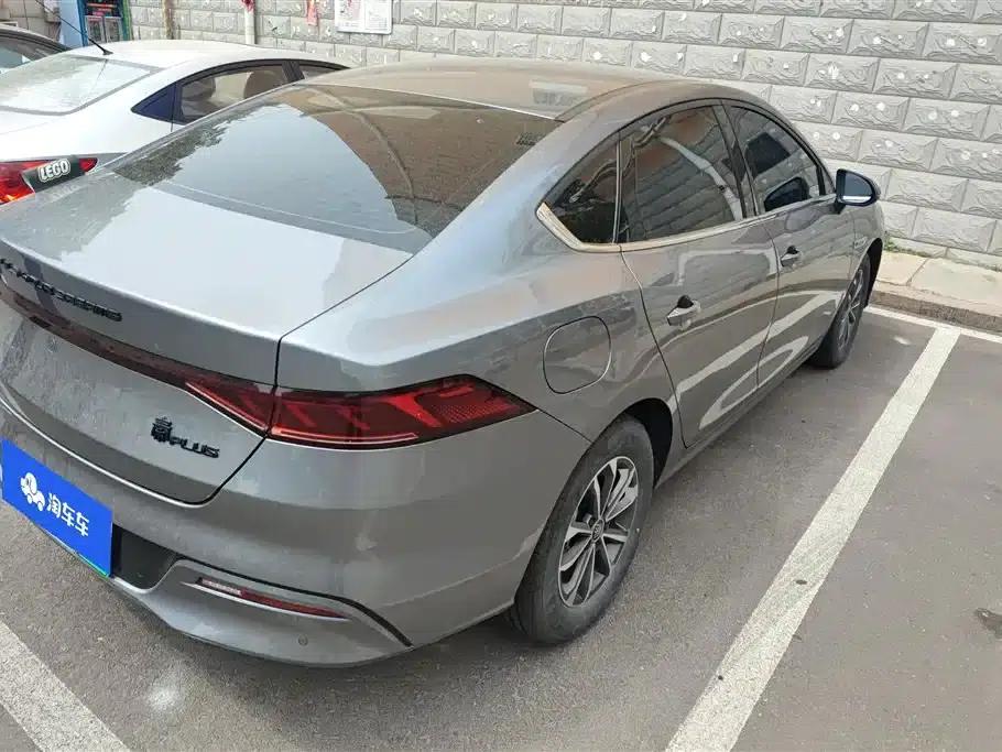 Qin PLUS 2024 Glory Edition DM-i 55KM Leading Model — миниатюра 3