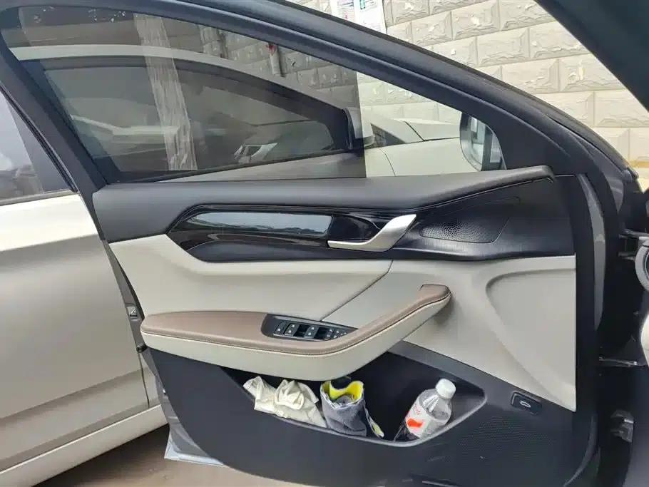 Qin PLUS 2024 Glory Edition DM-i 55KM Leading Model — миниатюра 7
