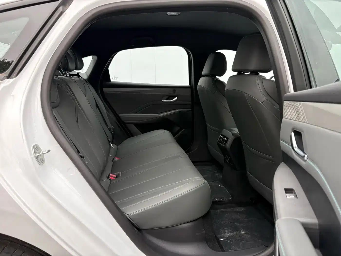 Qin PLUS 2025 DM-i Intelligent Driving Edition 55KM Leading Model — миниатюра 18