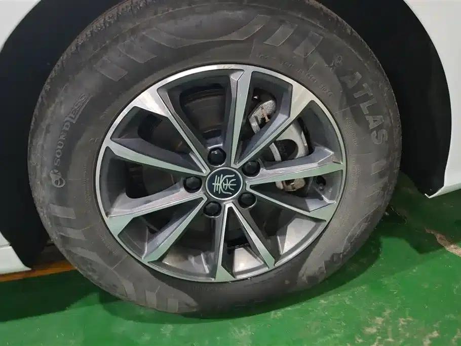 Qin PLUS 2024 Glory Edition DM-i 55KM Leading Model — миниатюра 6