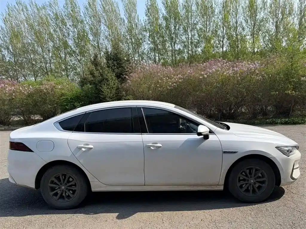 Qin PLUS 2021 EV 400KM Luxury Edition — миниатюра 3