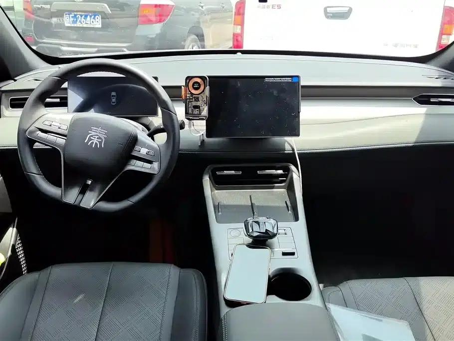 Qin PLUS 2025 DM-i Intelligent Driving Edition 55KM Leading Model — миниатюра 12