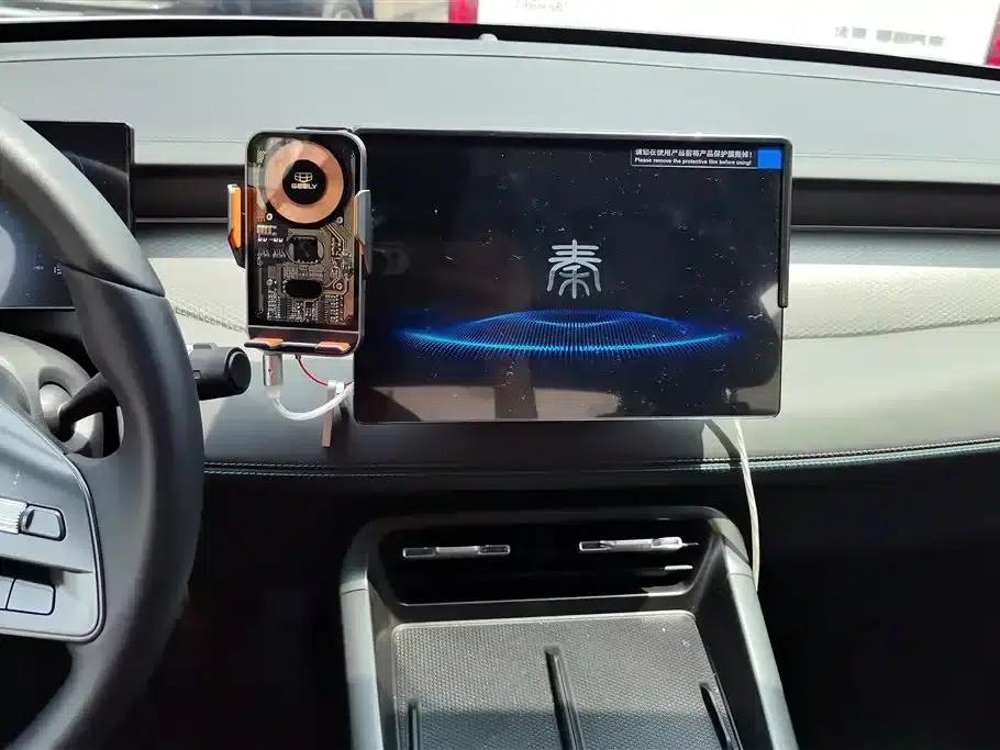 Qin PLUS 2025 DM-i Intelligent Driving Edition 55KM Leading Model — миниатюра 13