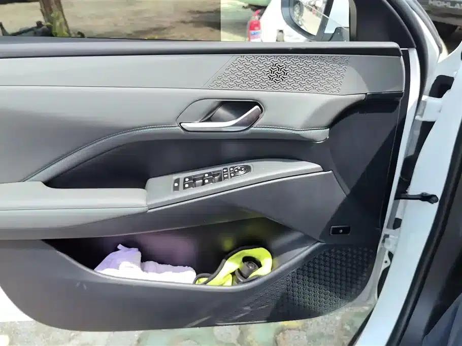 Qin PLUS 2025 DM-i Intelligent Driving Edition 55KM Leading Model — миниатюра 7