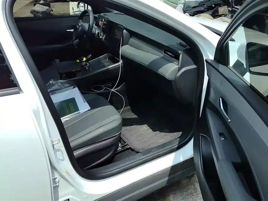 Qin PLUS 2025 DM-i Intelligent Driving Edition 55KM Leading Model — миниатюра 8