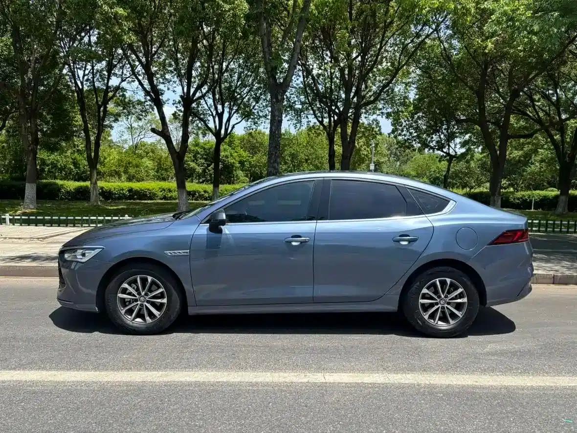 Qin PLUS 2024 Glory Edition DM-i 55KM Leading Model — миниатюра 9